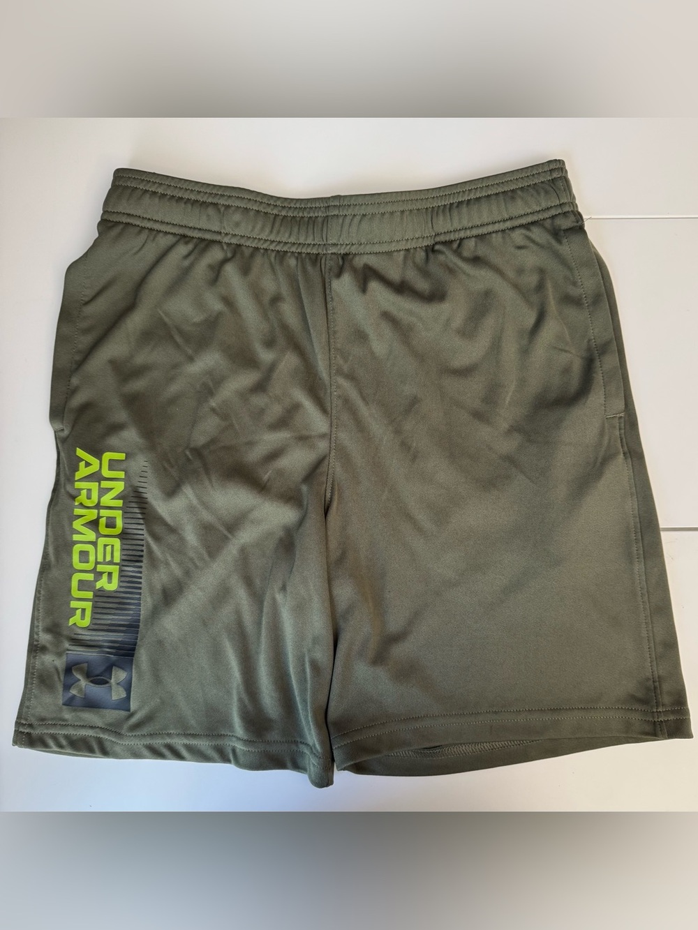 Under Armour Boys Youth Large Loose Athletic Shorts Green